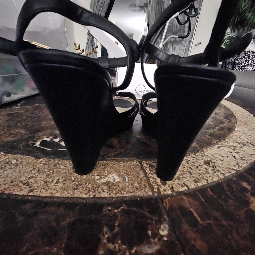 Jessica Simpson Black Strappy Platform Wedge SZ 8 NEW - Picture 4 of 9